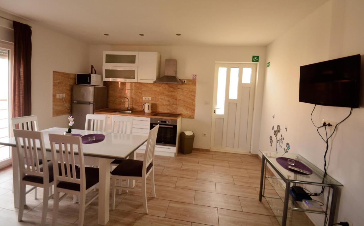 Kala&Tina apartments Podstrana Bagian luar foto