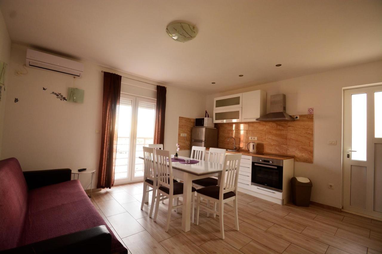 Kala&Tina apartments Podstrana Bagian luar foto